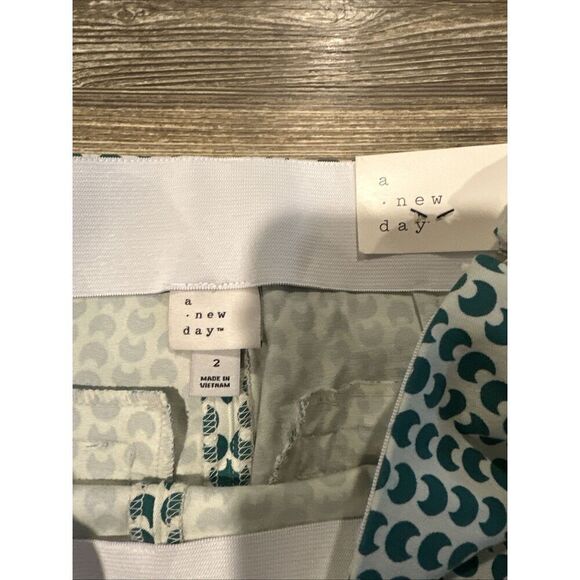 Women's High-Rise Slim Fit Ankle Pants - A New Day -Green Size 2. NWT. U - Picture 7 of 8